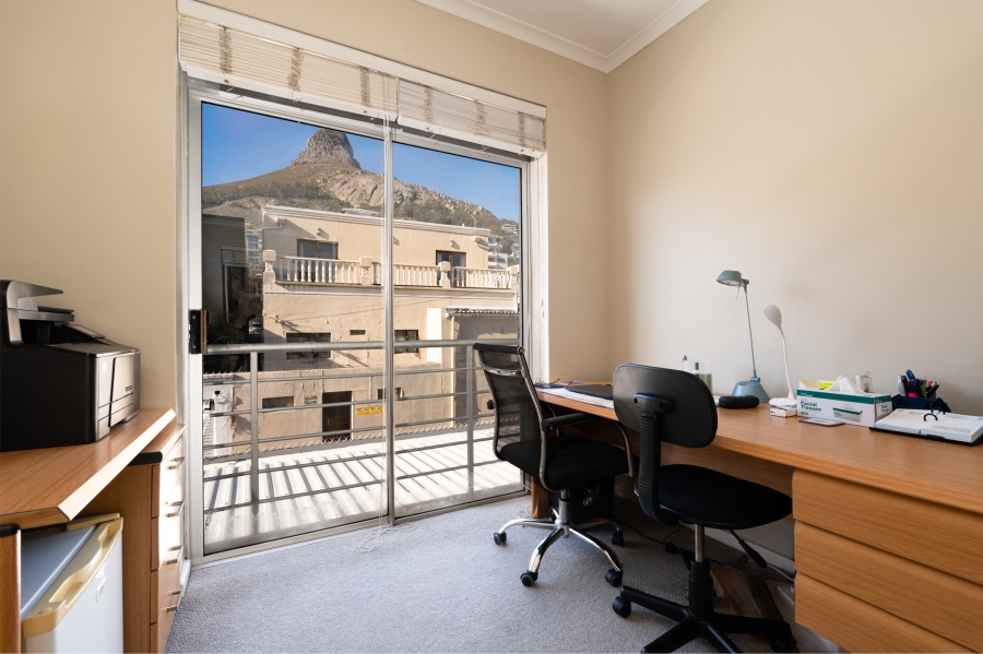 4 Bedroom Property for Sale in Bantry Bay Western Cape